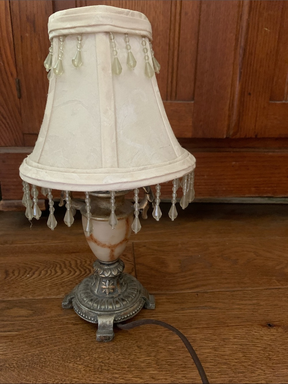Vintage-Style Cream Table Lamp with Beaded Fringe
